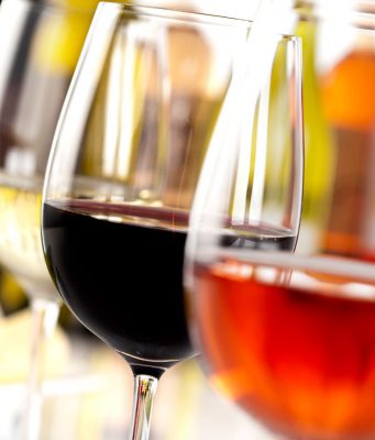 Риђички виноградари изнели младо вино