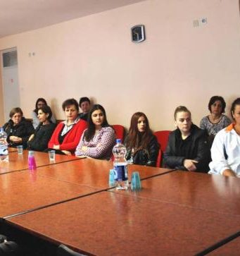У четири компаније 13 ученика на дуалном образовњу